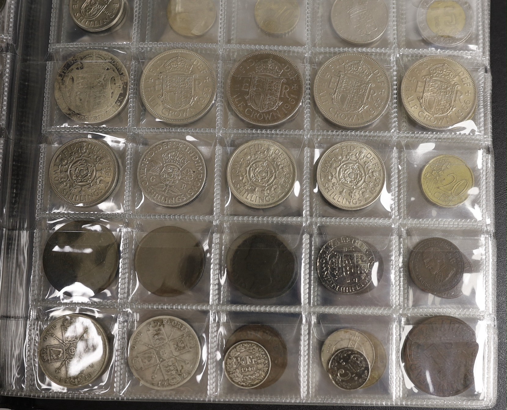 A collection of 20th century coinage